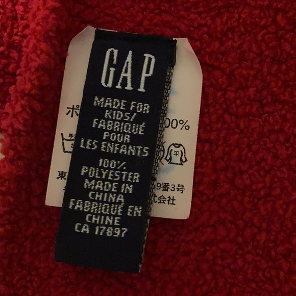 Kid’s Valentine’s Day themed scarf - Picture 3 of 3